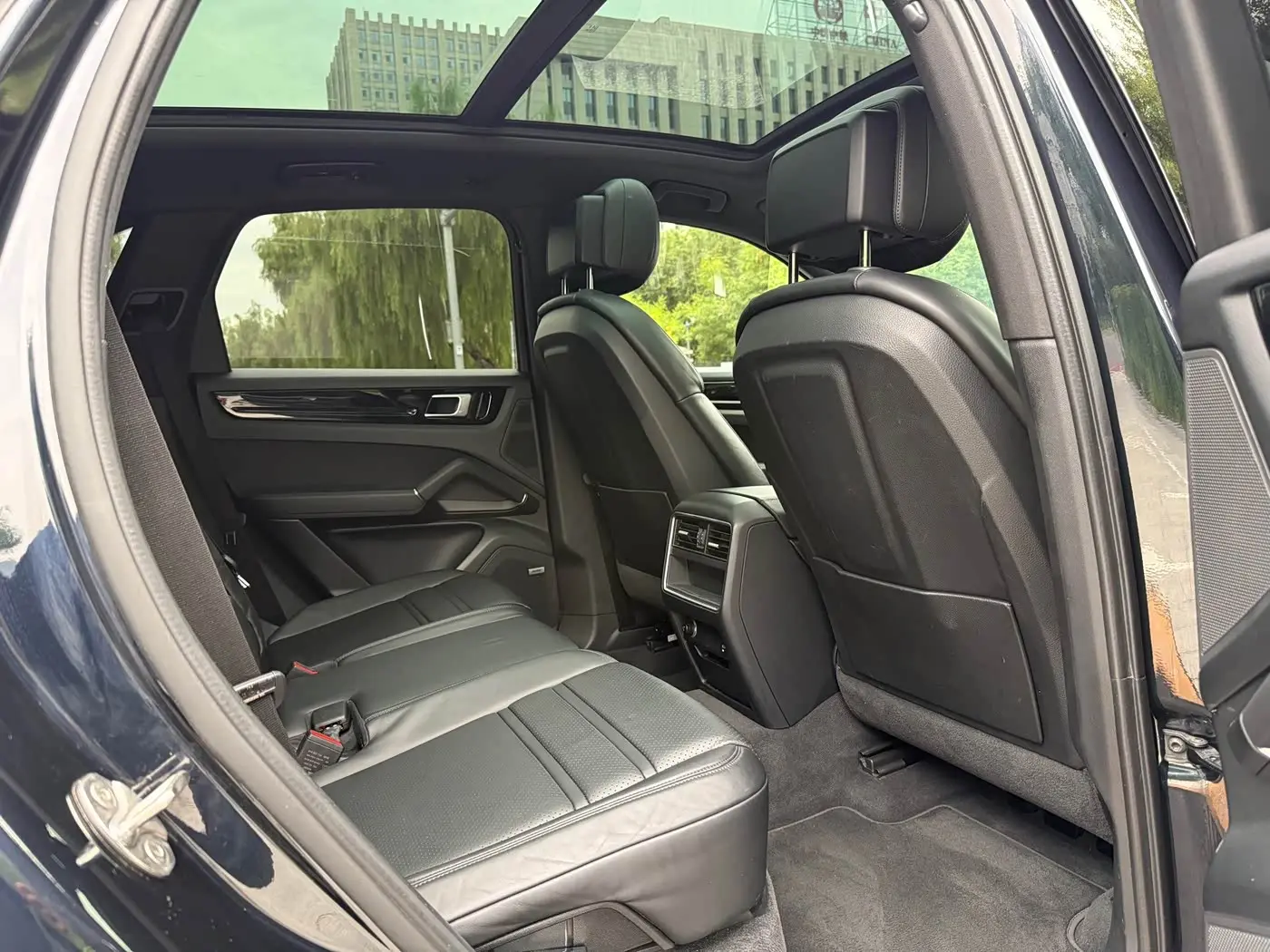 Porsche Cayenne New Energy 2020 — Photo 15/20