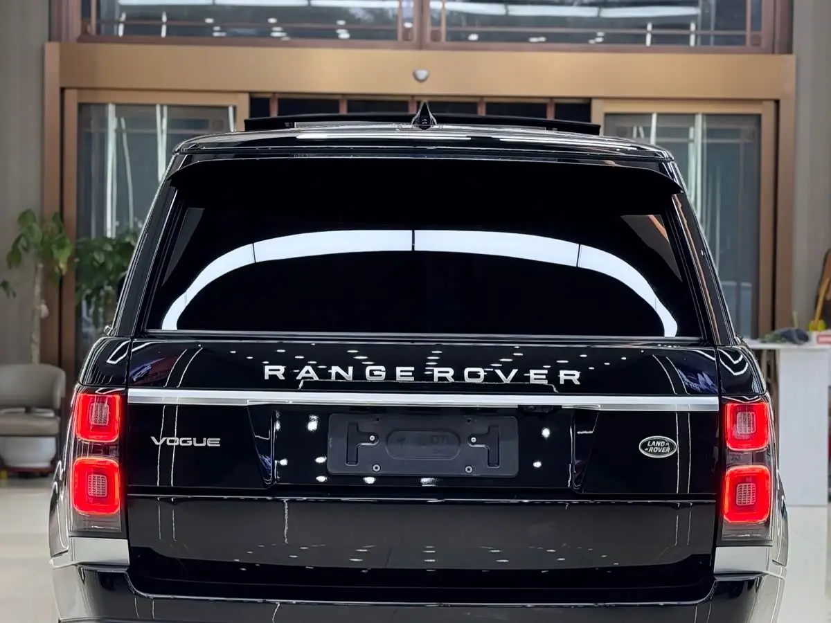 Land Rover Range Rover 2020 — Фото 17/19