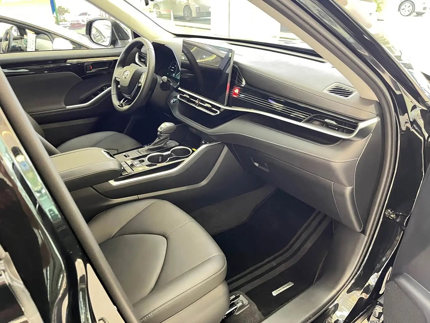 Toyota Highlander 2026 — Photo 5/12