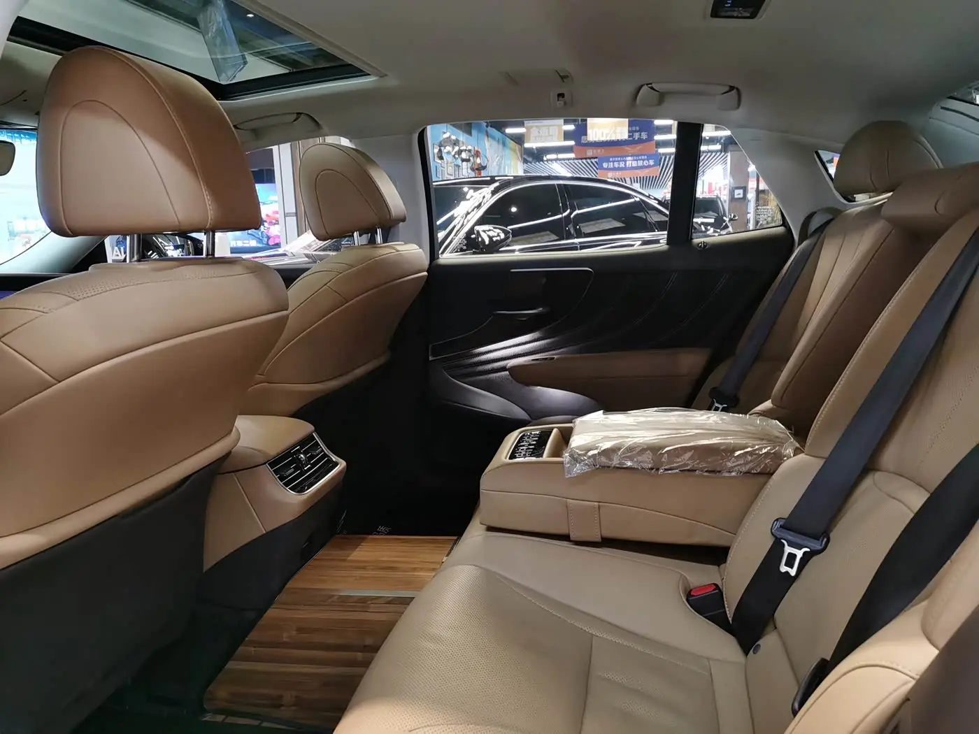 Lexus LS 2020 — Şəkil 14/18