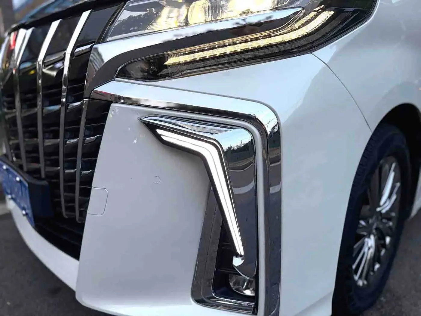Toyota Alphard 2021 — ფოტო 12/16