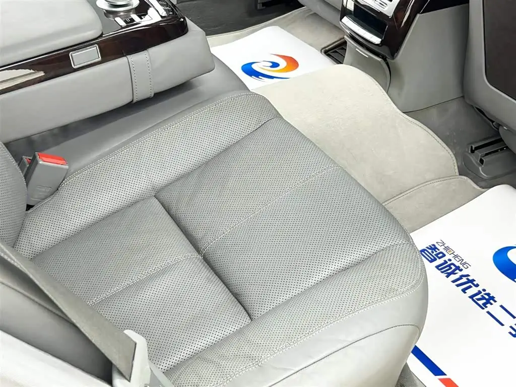 Mercedes-Benz S-Class 2007 — Photo 9/20