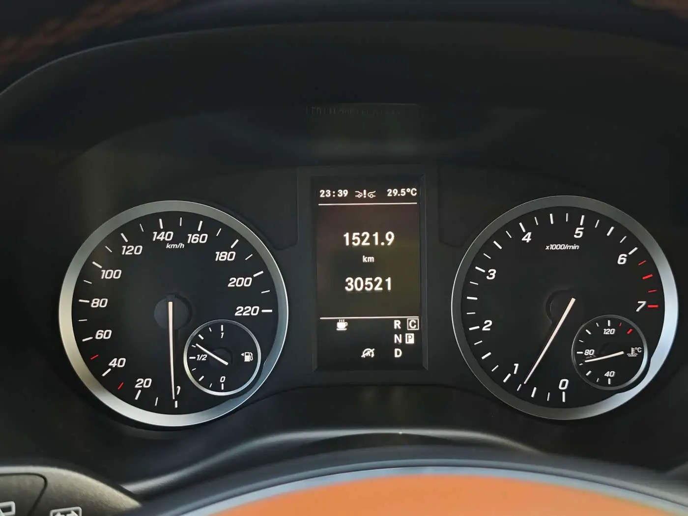 Mercedes-Benz Vito 2023 — Photo 9/17