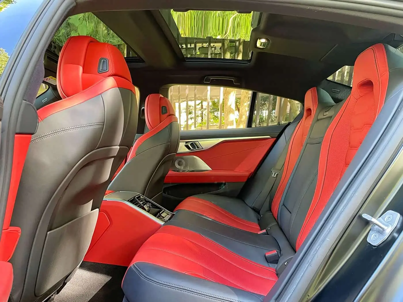 BMW 8 Series 2022 — Photo 9/13