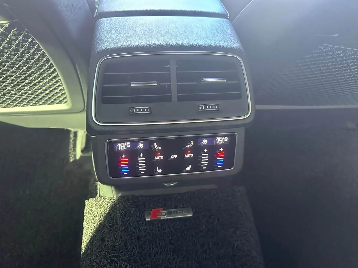 Audi A6L 2021 — Şəkil 14/17