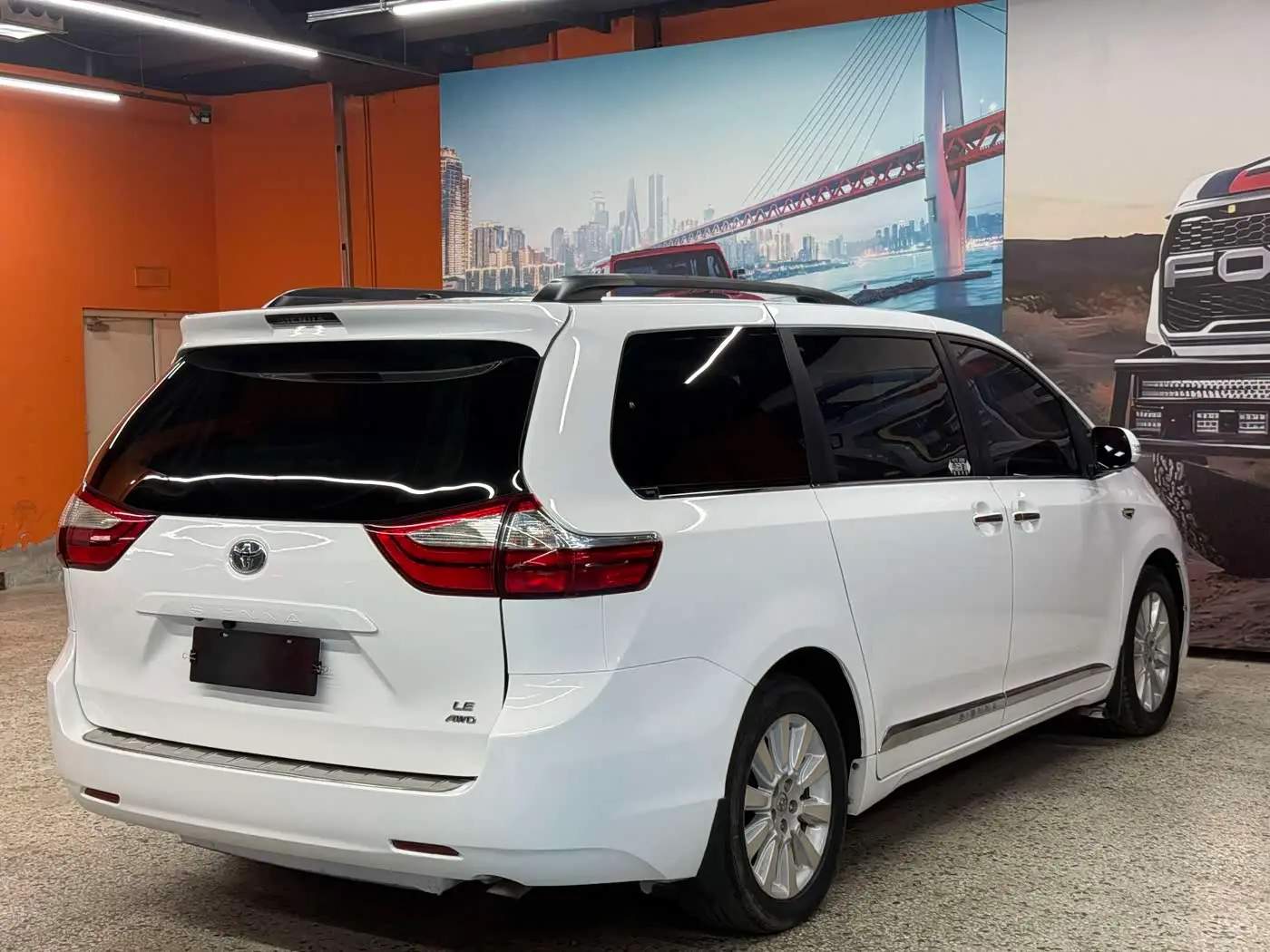 Toyota Sienna 2016 — Şəkil 9/9