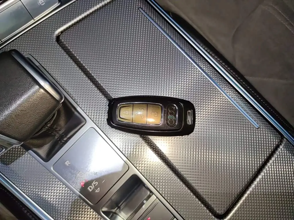 Audi A6L 2023 — Photo 9/20