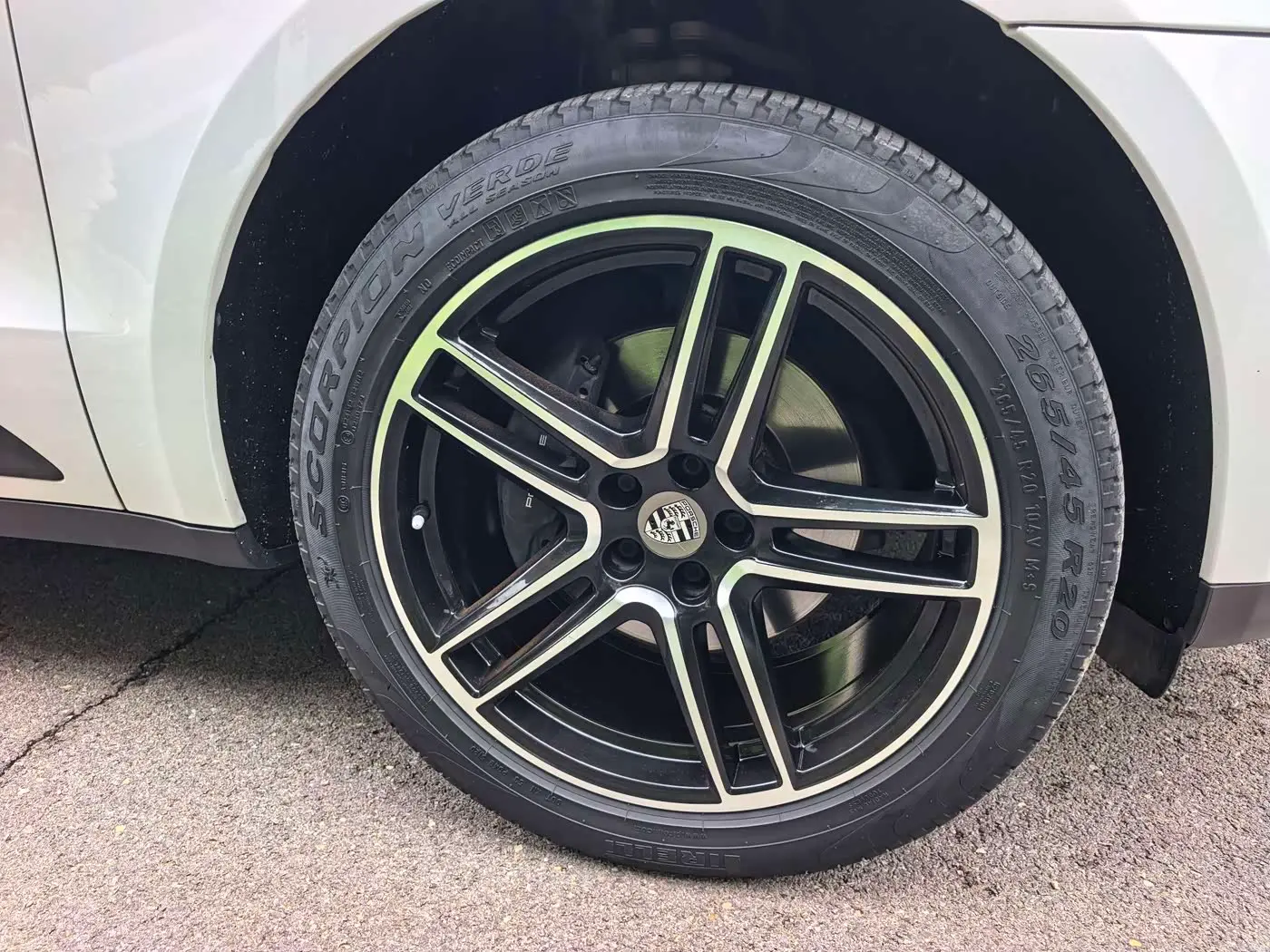 Porsche Macan 2022 — ფოტო 11/15