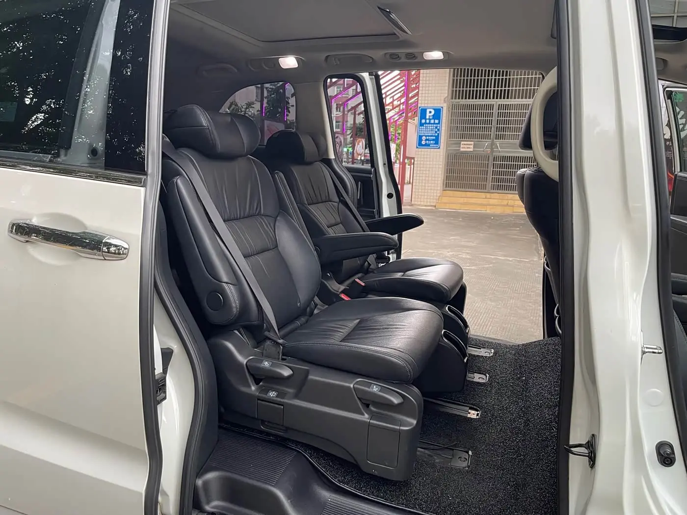 Honda Odyssey 2019 — Photo 13/18