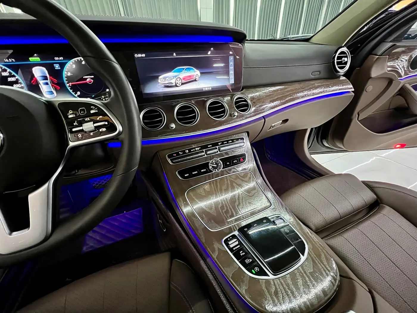 Mercedes-Benz E-Class 2020 — Фото 12/16