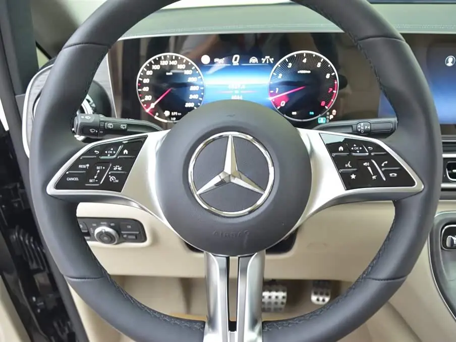 Mercedes-Benz V-Class 2026 — ფოტო 8/15