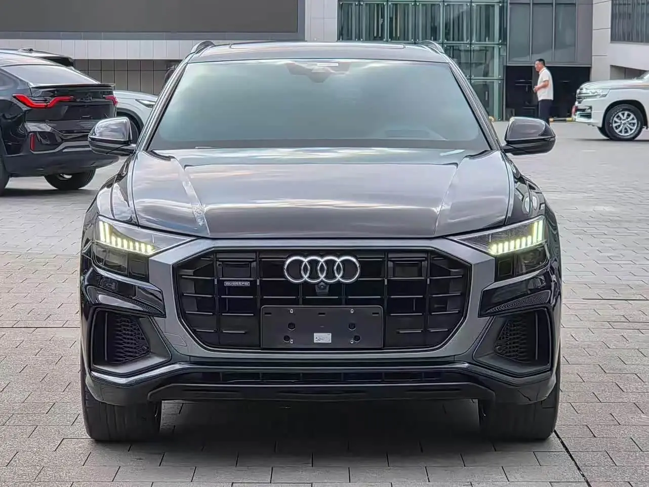 Audi Q8 2020 — Photo 2/11