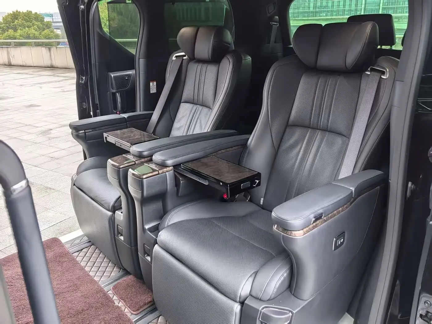Toyota Alphard 2022 — Photo 15/20