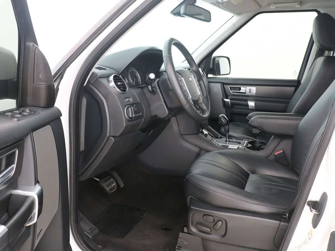 Land Rover Discovery 2013 — Photo 4/16