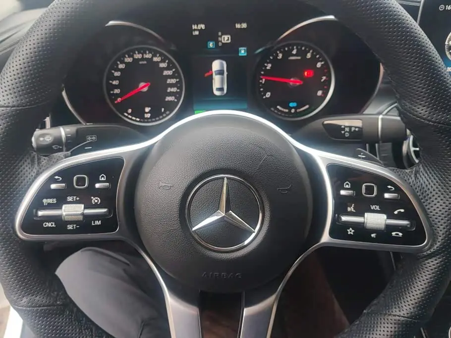 Mercedes-Benz C-Class 2019 — Фото 15/16