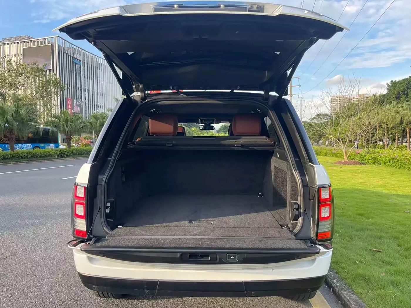 Land Rover Range Rover 2017 — Photo 14/18