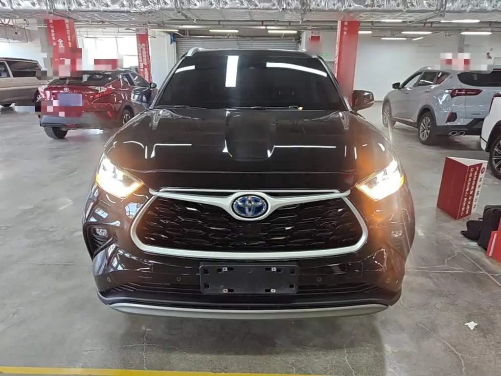 Toyota Highlander 2023 — Photo 3/20