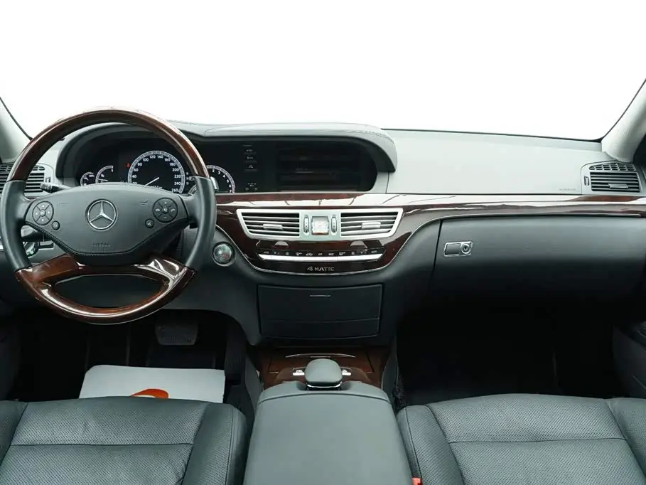 Mercedes-Benz S-Class 2011 — Photo 7/20