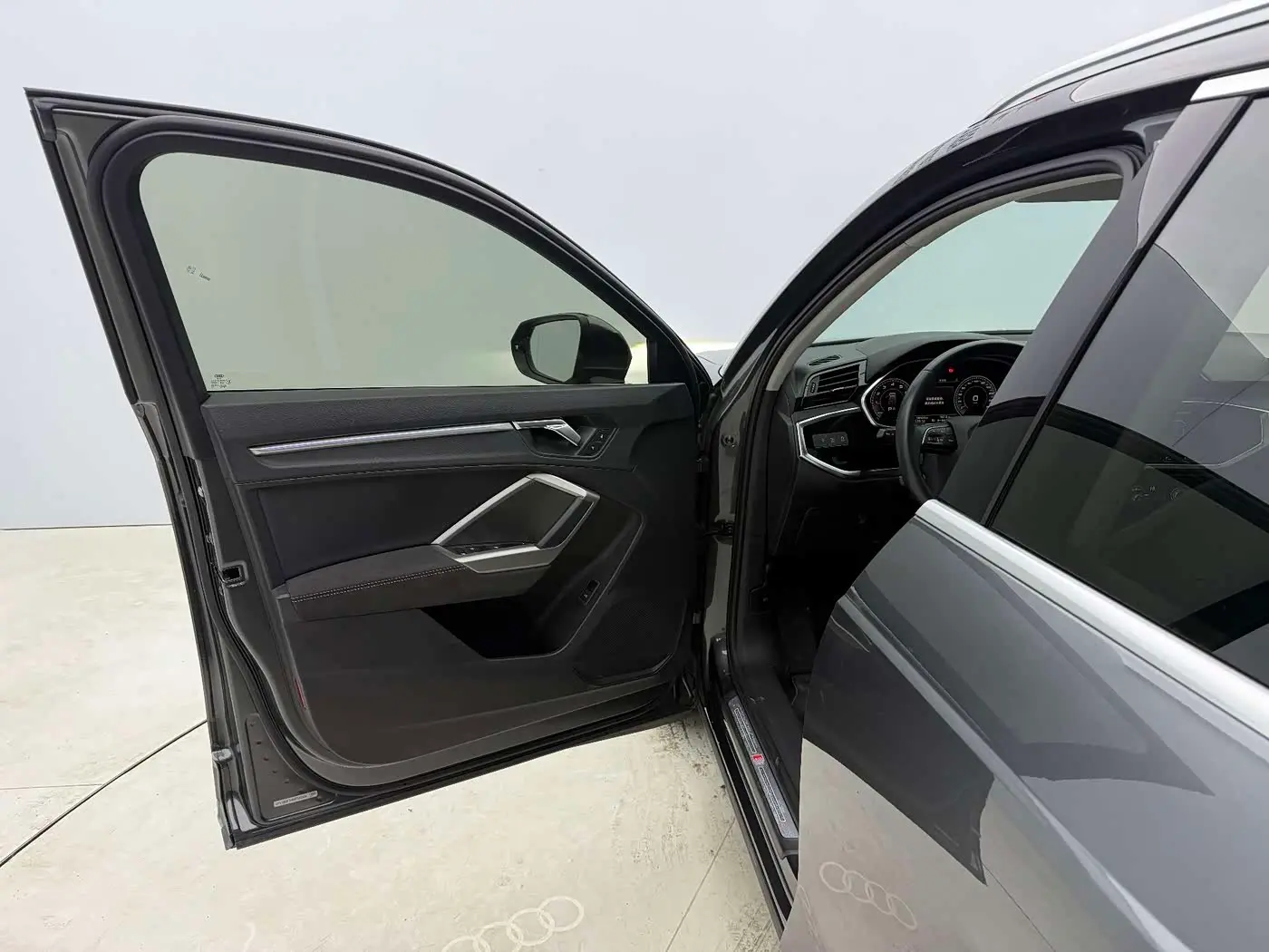 Audi Q3 2022 — Photo 17/20