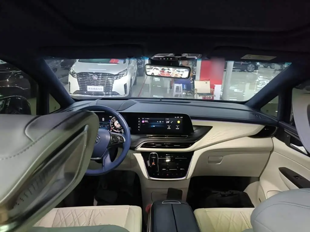 Buick GL8 2020 — Photo 10/20