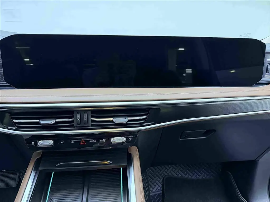Ford Explorer 2023 — ფოტო 16/20