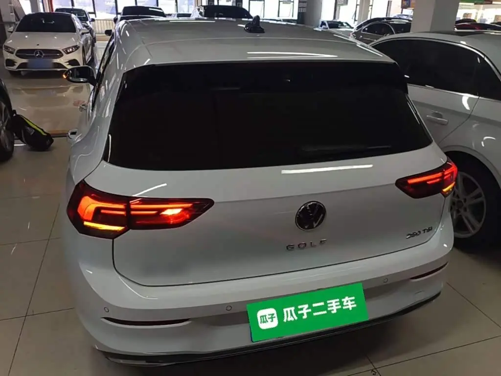 Volkswagen Golf 2022 — Photo 6/20