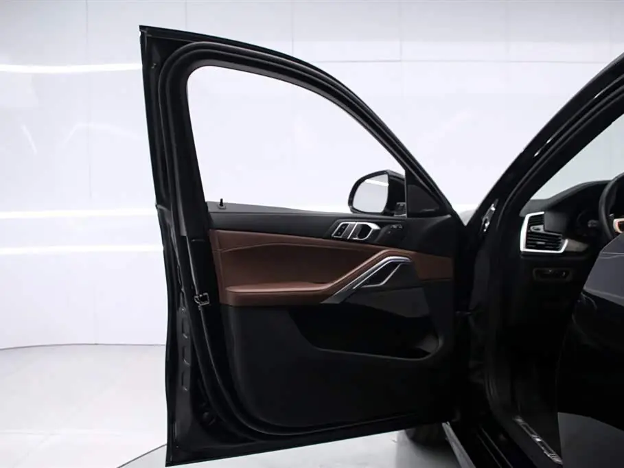 BMW X6 2023 — Photo 11/17