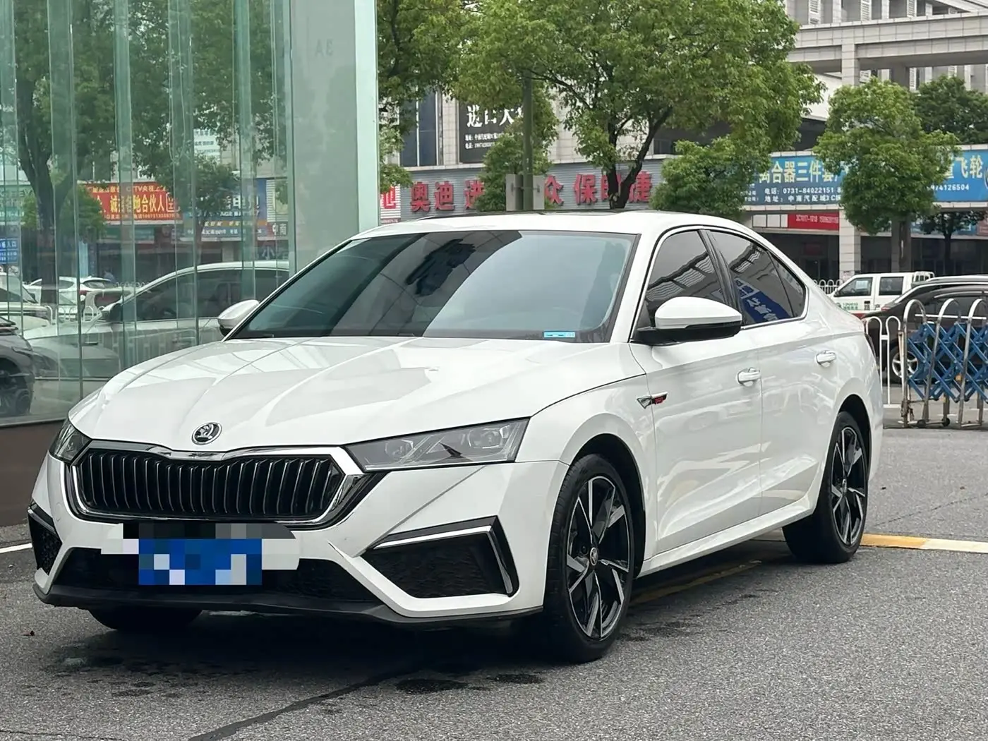 Škoda Octavia 2024 — Фото 1/13