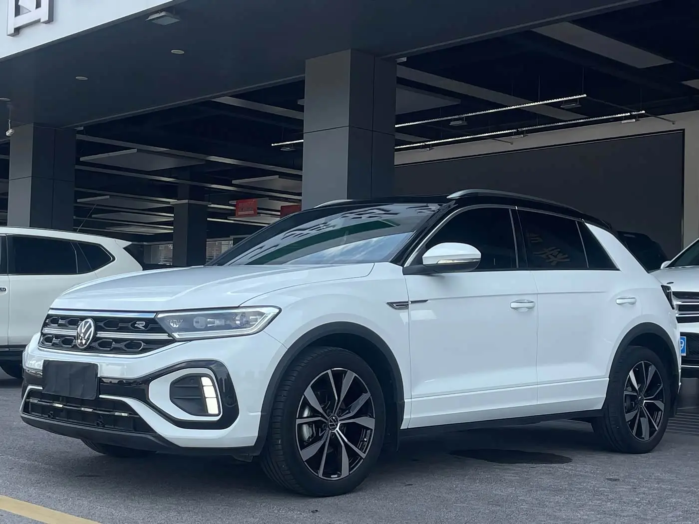 Volkswagen T-ROC 2023 — Фото 1/20