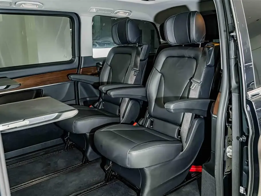 Mercedes-Benz V-Class 2022 — Photo 18/20