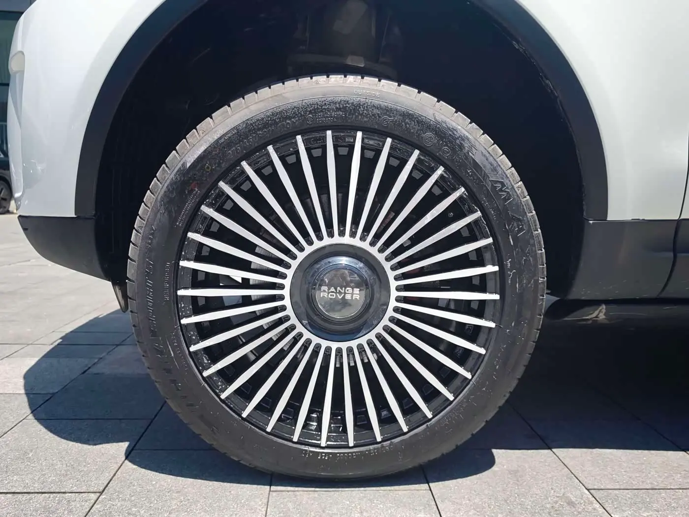 Land Rover Discovery 2020 — Photo 5/20