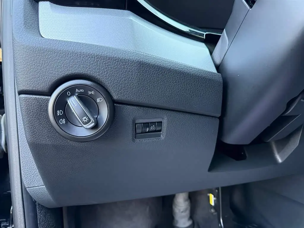 Volkswagen Multivan 2016 — Photo 19/20