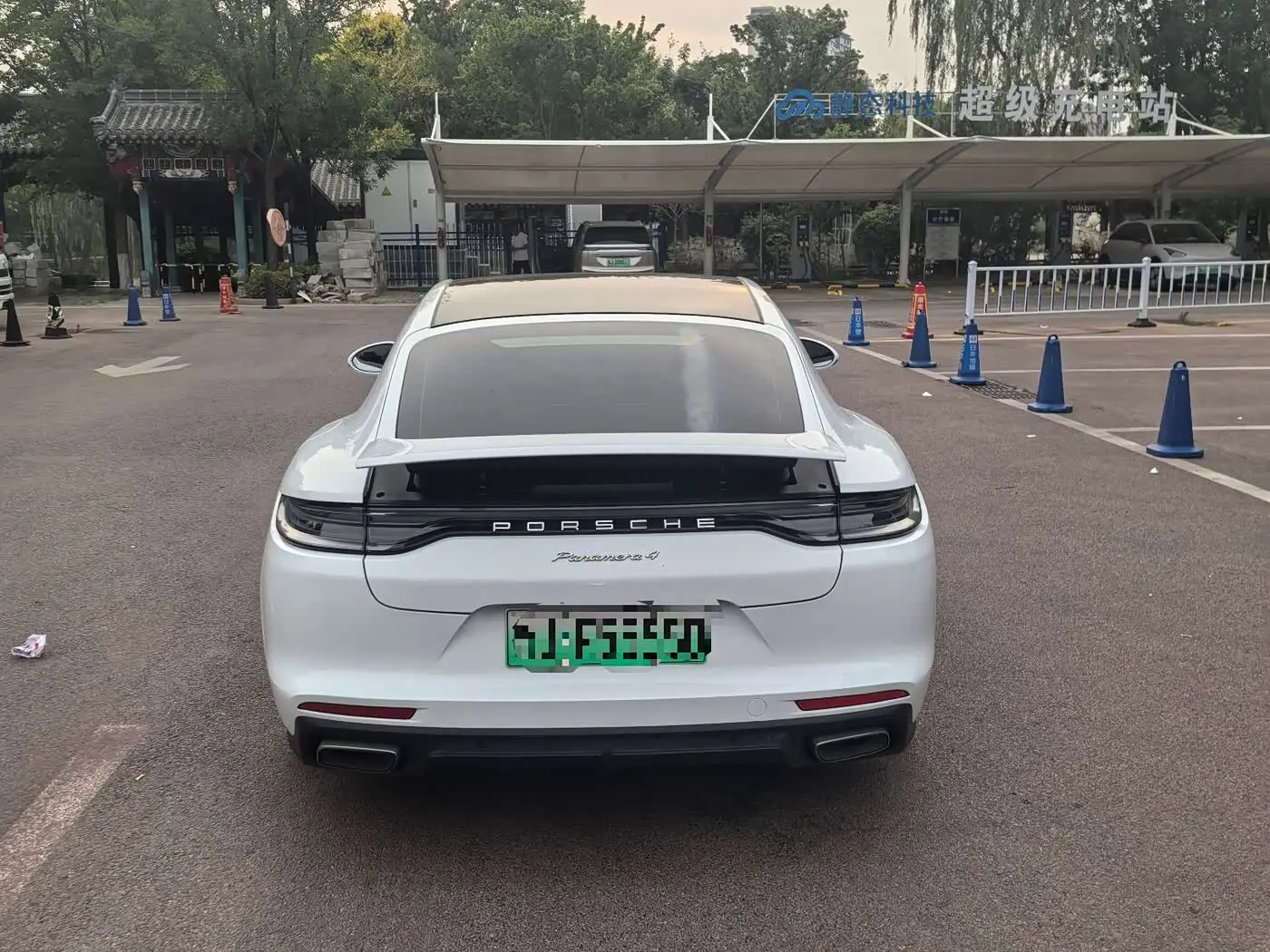 Porsche Panamera New Energy 2022 — Photo 8/9
