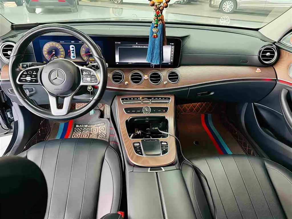 Mercedes-Benz E-Class 2019 — Фото 4/20