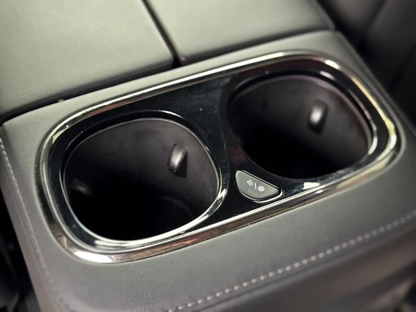 GAC Trumpchi Trumpchi M8 2023 — Photo 3/20