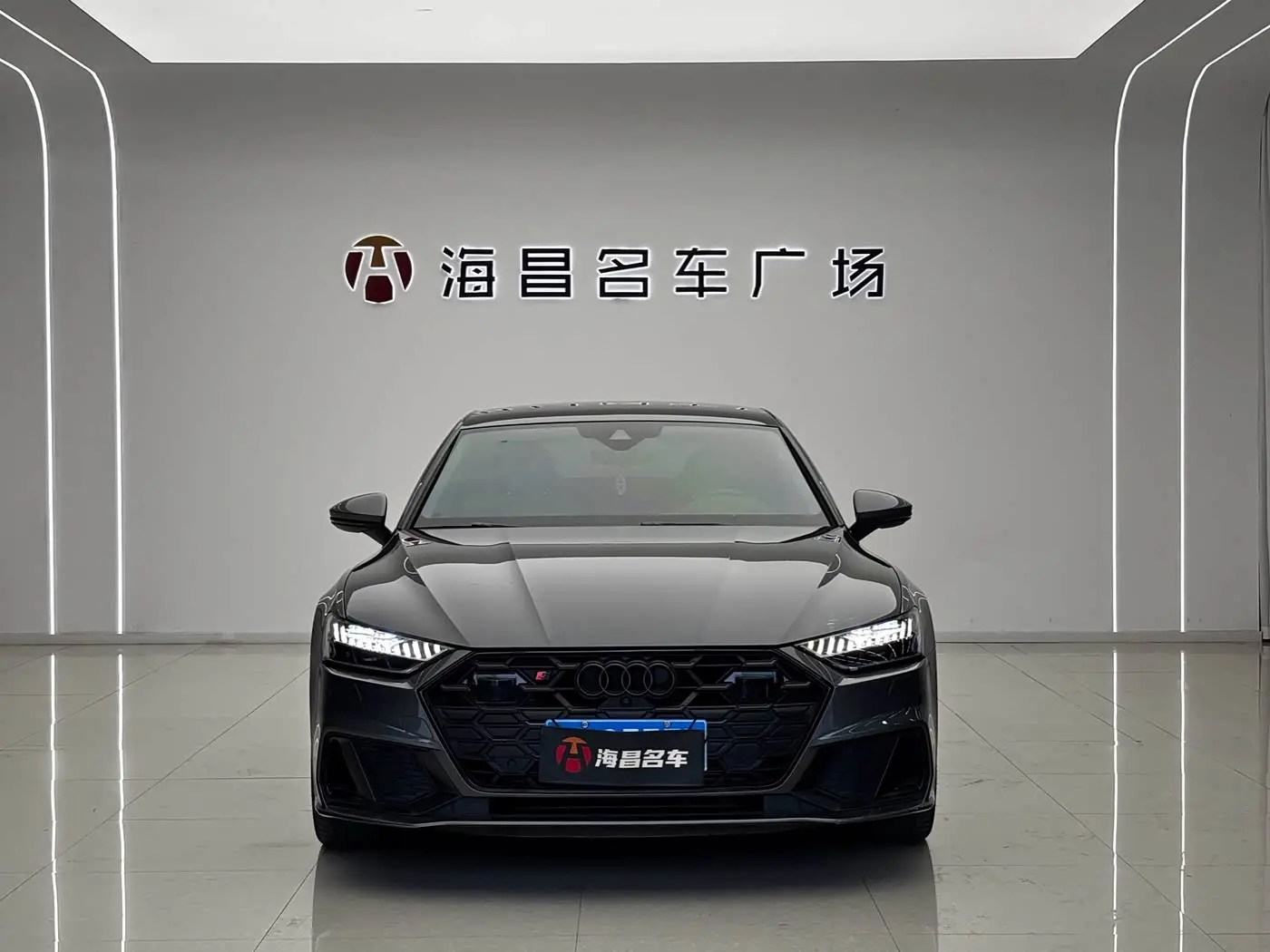 Audi A7 2022 — Photo 2/15