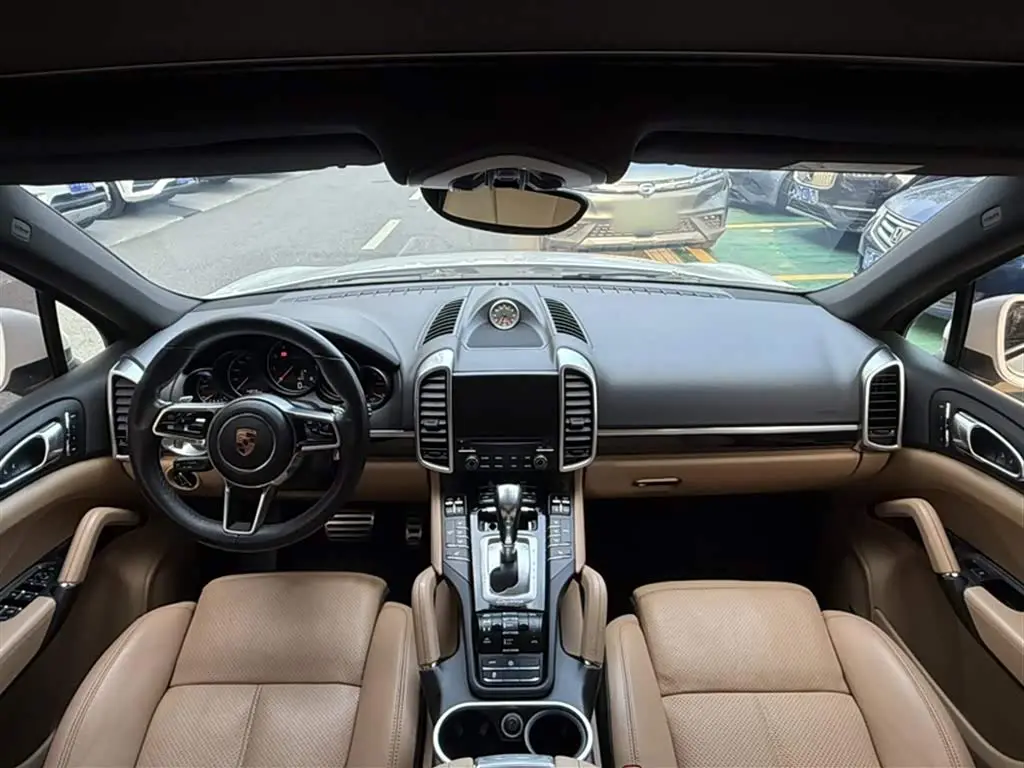 Porsche Cayenne 2017 — Şəkil 14/20