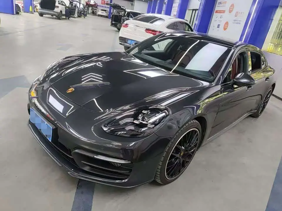 Porsche Panamera 2023 — Photo 1/5