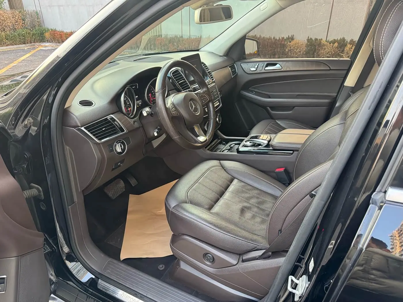 Mercedes-Benz GLE 2017 — Photo 7/20