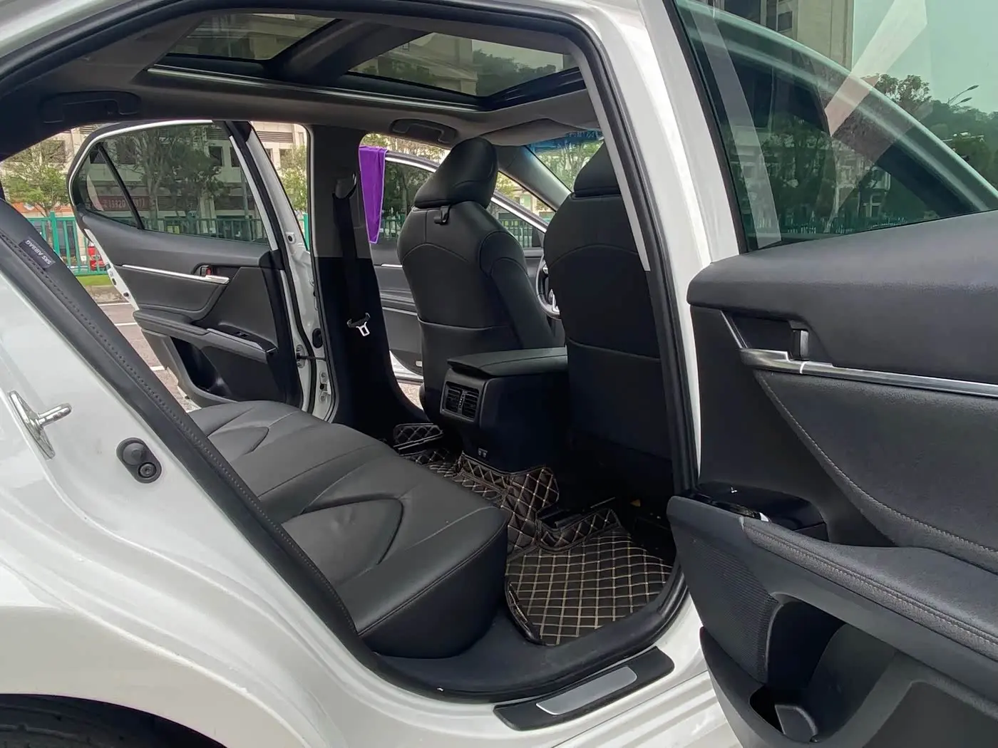 Toyota Camry 2020 — Photo 9/10