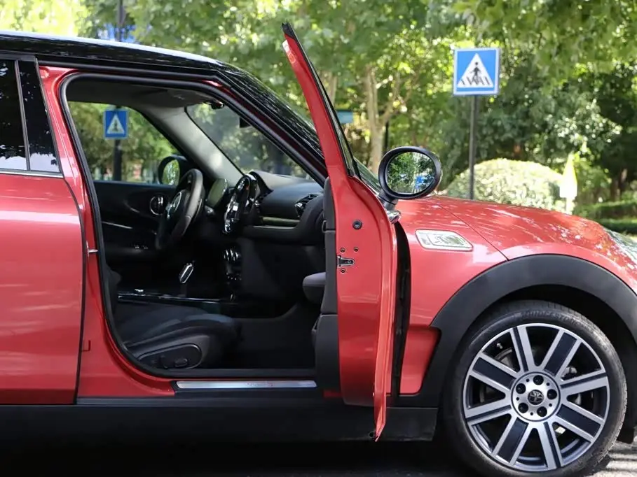 MINI CLUBMAN 2021 — Photo 20/20