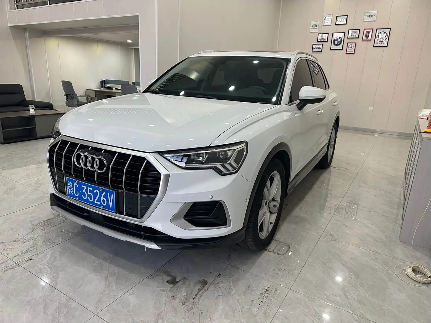 Audi Q3 2022 — Photo 1/9