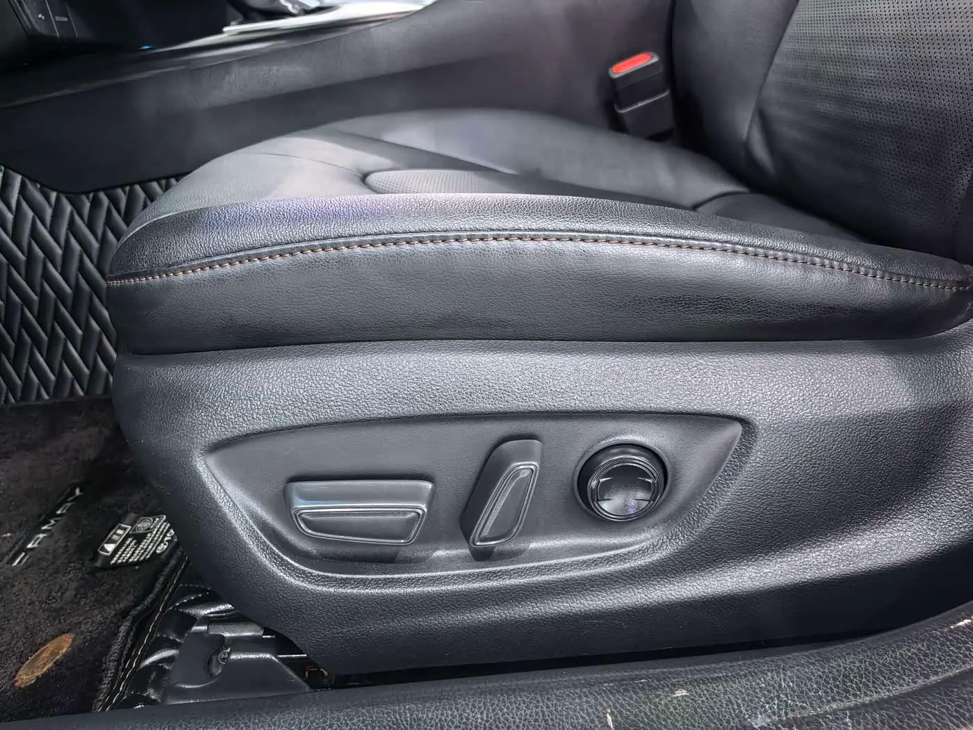 Toyota Camry 2022 — Photo 13/20