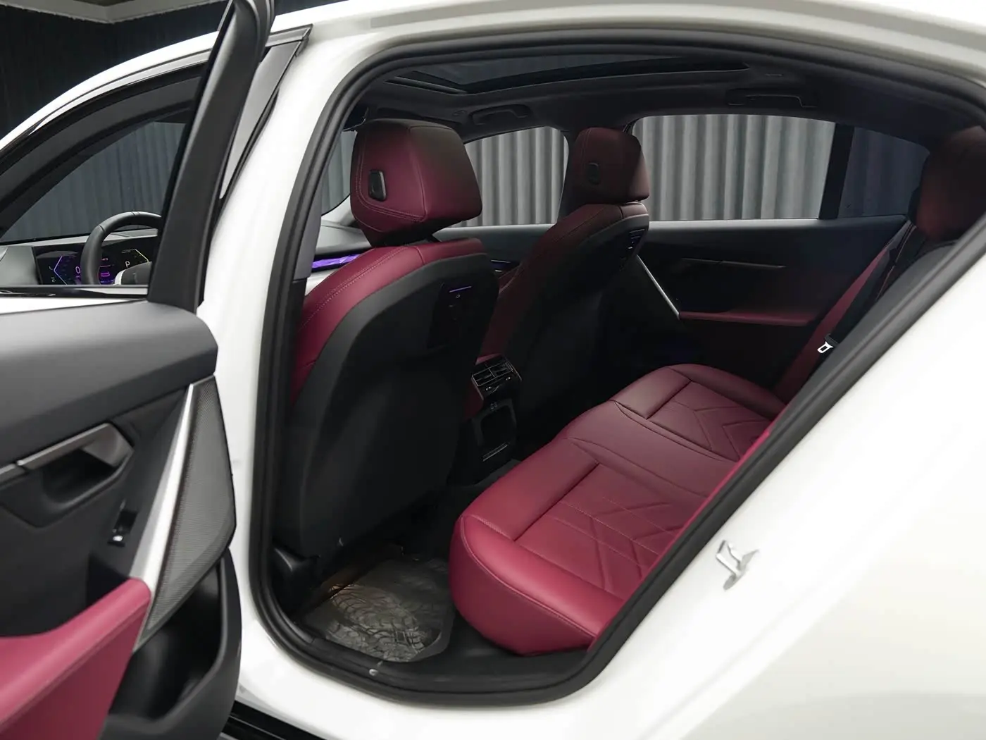 BMW 5 Series 2025 — Şəkil 15/19