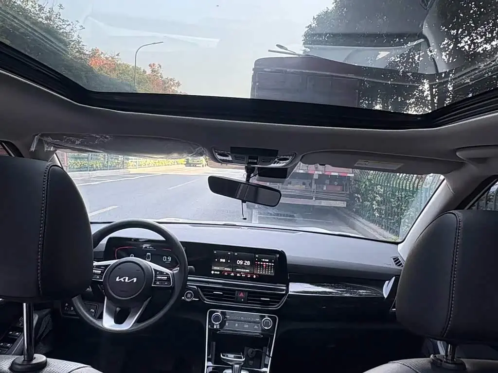 Kia Seltos 2023 — Photo 9/11