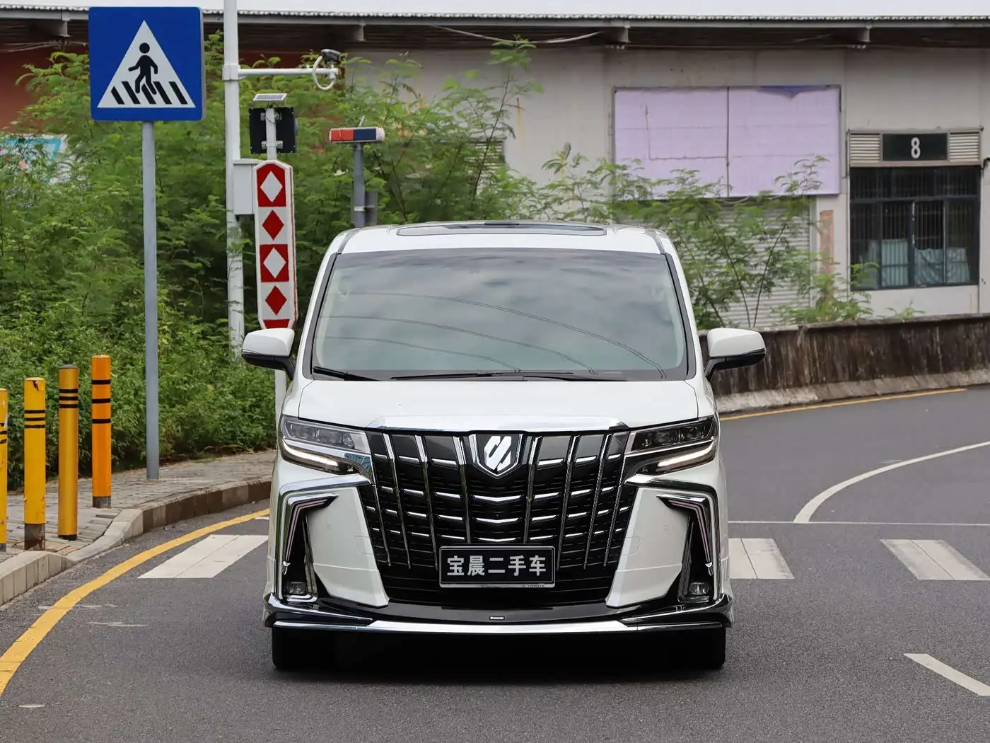 Toyota Alphard 2018 — Фото 2/16
