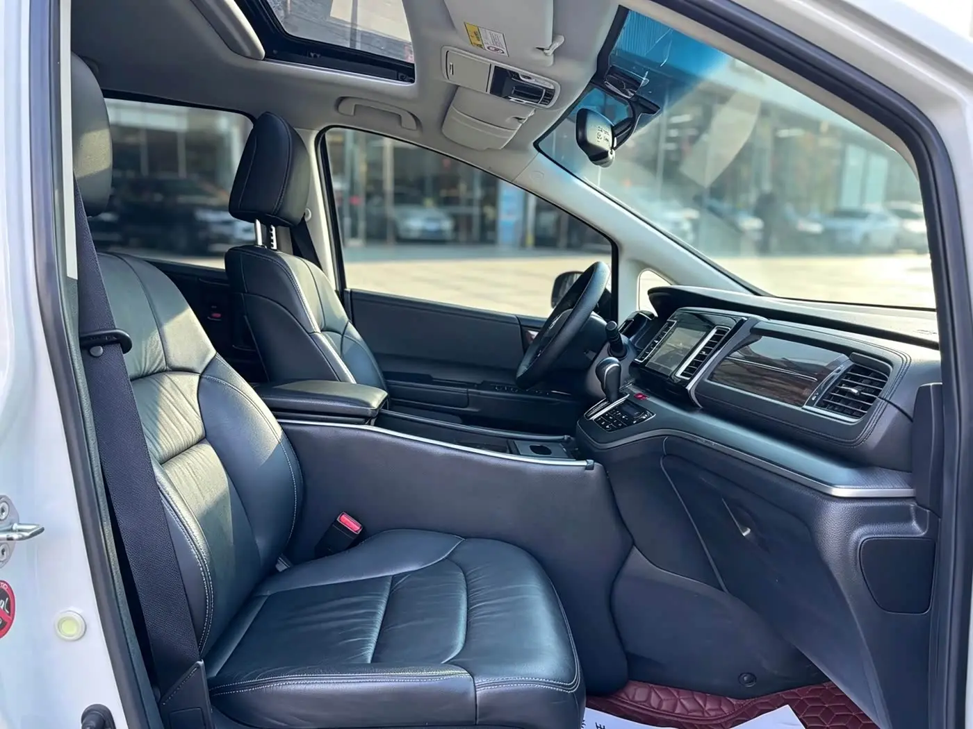 Honda Elysion 2019 — Photo 12/16