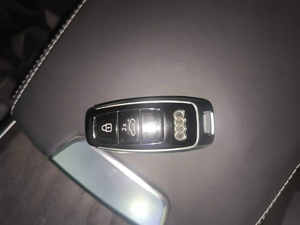 Audi A6L 2023 — Photo 9/20