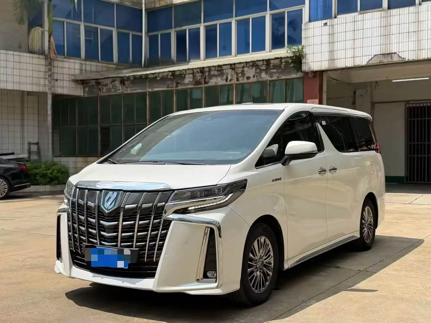 Toyota Alphard, 2021