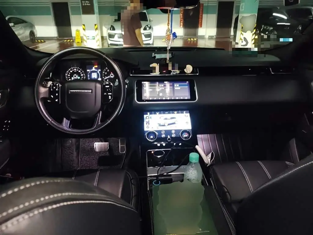 Land Rover Range Rover Velar 2018 — Photo 10/20